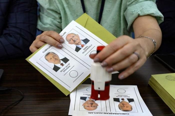 أردوغان يدعو الناخبين لعدم التراخي والتوجه إلى مراكز الاقتراع