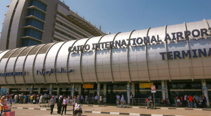 إحباط ٤ عمليات لتهريب مواد مخدرة عبر مطار القاهرة