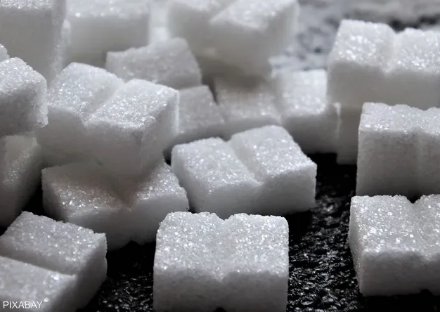 الإفراط في تناول السكر..دراسة تحذر من خطورته على صحة القولون