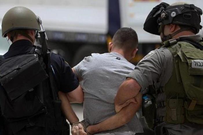 الاحتلال يعتقل شابين من القدس المحتلة