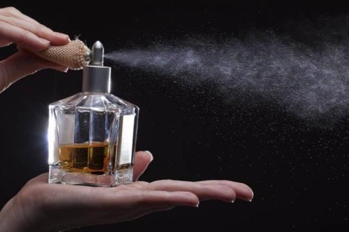 العلماء يحددون مكونات عطر عمره 2000عام