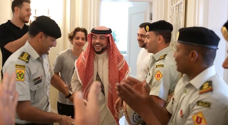 بث مباشر.. تفاصيل مأدبة العشاء التي يقيمها جلالة الملك بمناسبة زفاف ولي العهد