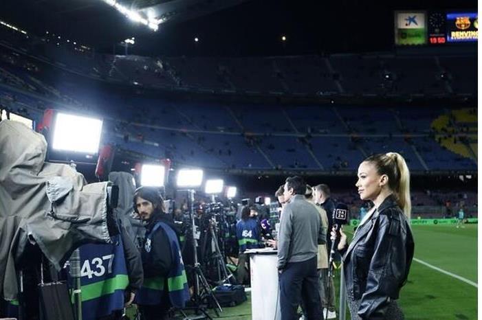 برشلونة يبيع مقاعد وعشب ملعب كامب نو