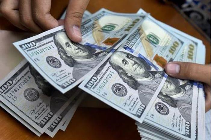 تراجع سعر صرف الدولار عالمياً