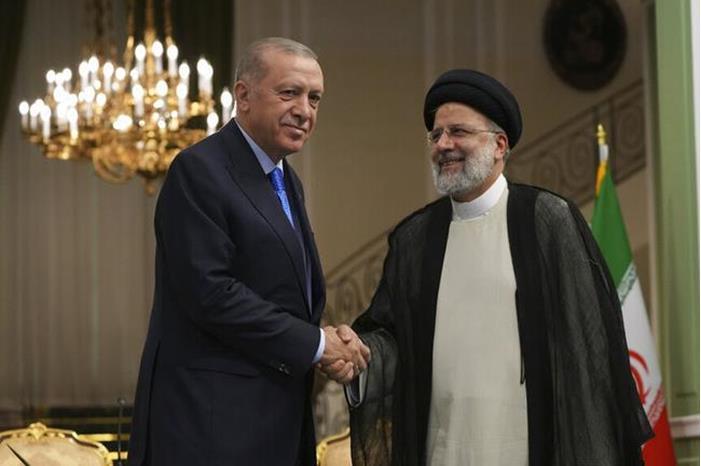 رئيسي يهنئ أردوغان بفوزه في الانتخابات