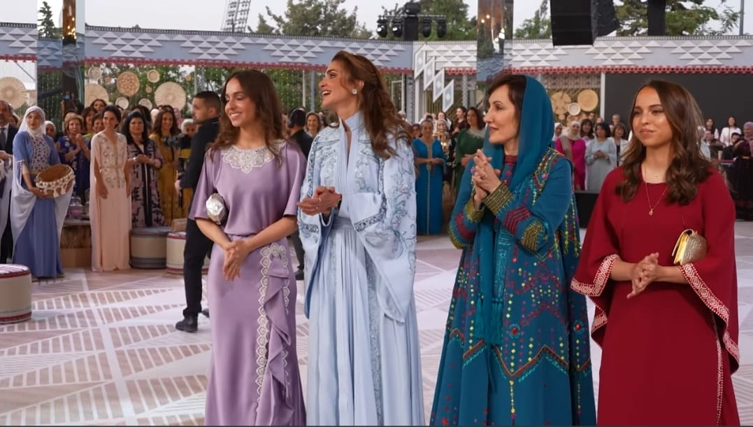 شاهدوا أناقة وإطلالة الأميرتَين ايمان وسلمى