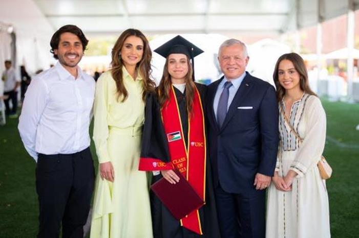 صور جديدة من تخريج الأميرة سلمى