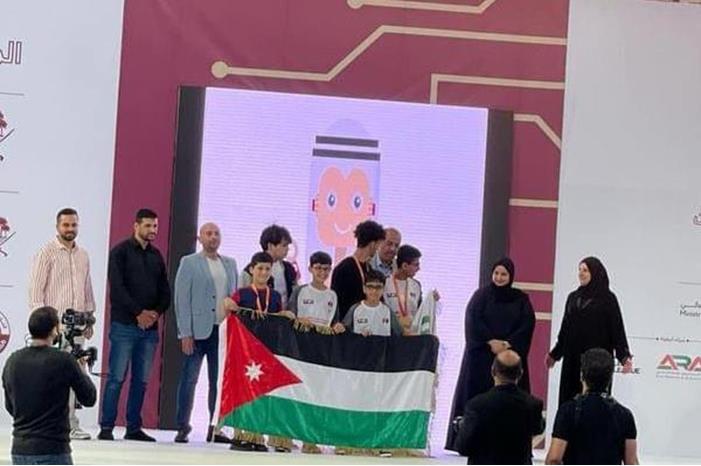طلبة مدارس أردنية يفوزون بمسابقة للروبوتات في قطر