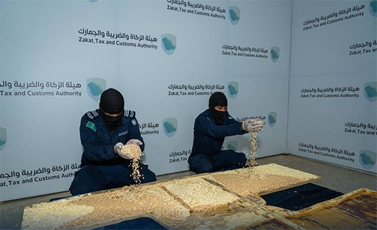 بالفيديو ... السعودية تضبط أكثر من 450 ألف حبة كبتاغون قادمة من الأردن