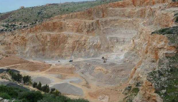 لبنان: الأمن يحقق بهزّة أرضية سبقها تفجير مدوي في أحد الكسارات