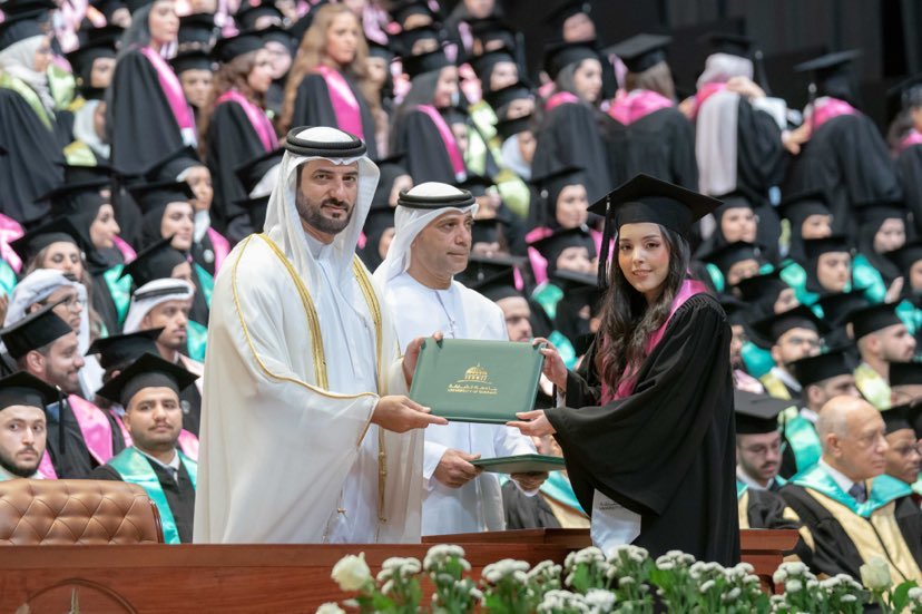القاسمي يرعى تخريج طلبة الطب بجامعة الشارقة