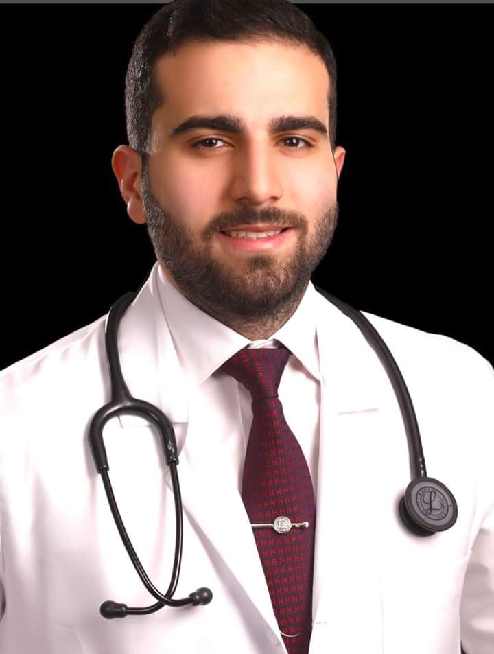 تهنئة لمعالي مالك حداد بتخرج نجله مراد من كلية الطب