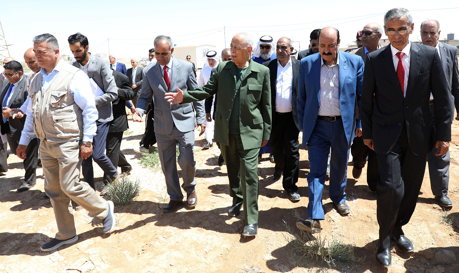 العيسوي يفتتح مشاريع لجمعيات بالبادية الشمالية ضمن المبادرة الملكية لتفعيل القطاع التعاوني بالعملية التنموية العيسوي يفتتح مشاريع لجمعيات بالبادية الشمالية ضمن المبادرة الملكية لتفعيل القطاع التعاوني بالعملية التنموية