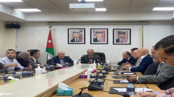 نواب يؤكدون عدم تعاون الحكومة معهم وينتقدون اتهام الخصاونة لأحدهم بـ التشبير