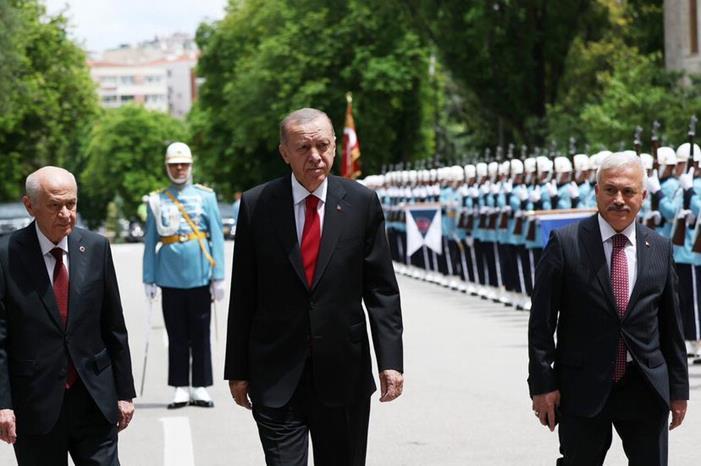 أردوغان يؤدي اليمين الدستورية تحت قبة البرلمان التركي إيذانا ببدء ولايته الرئاسية الجديدة