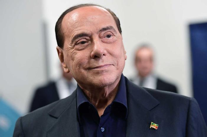 إيطاليا.. برلسكوني يدخل المستشفى مجدداً