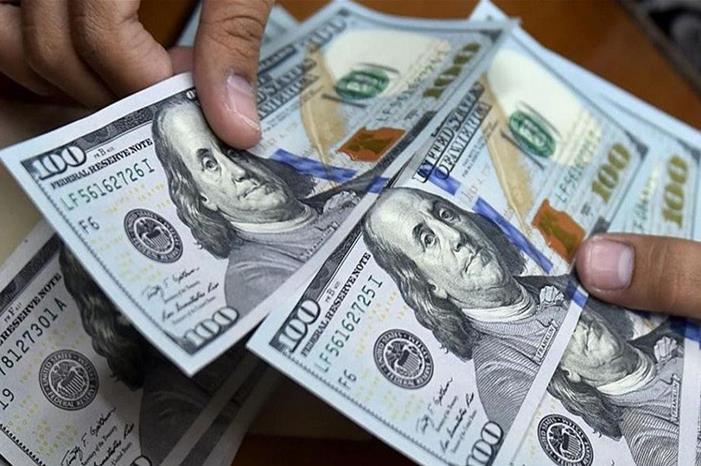 الدولار يرتفع بعد أسبوع حافل للبنوك المركزية