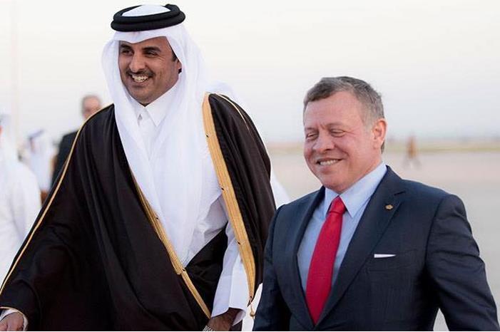 امير قطر يهنىء الملك