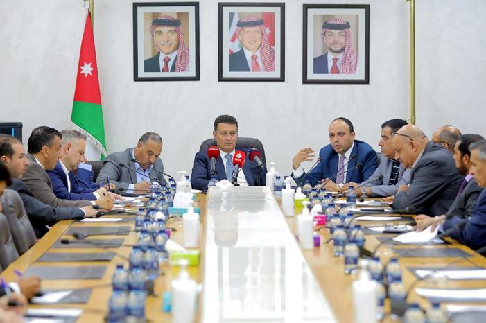 الصفدي يؤكد أهمية التنسيق النيابي الحكومي في مساري التطوير والتحديث الاقتصادي
