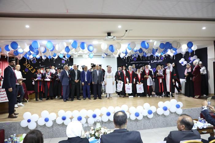 المحافظة يرعى حفل تخريج طلبة الثاني ثانوي في مدرسة عبدالله بن أم مكتوم للمكفوفين