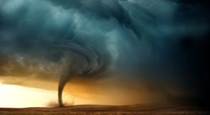 اليابان تجلي أكثر من ٤٦ ألف شخص بسبب إعصار مدمر