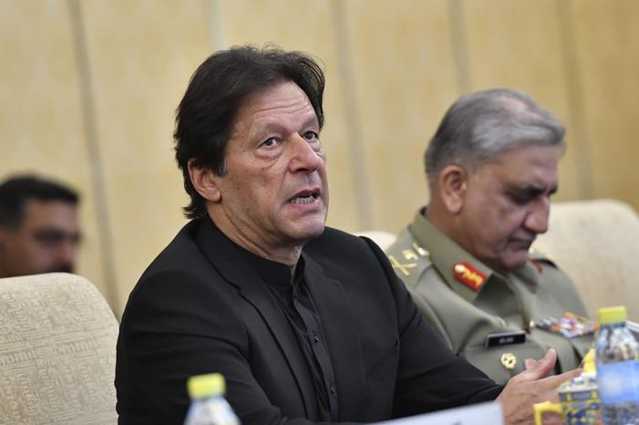 باكستان.. القبض على مسؤول بارز في حزب عمران خان