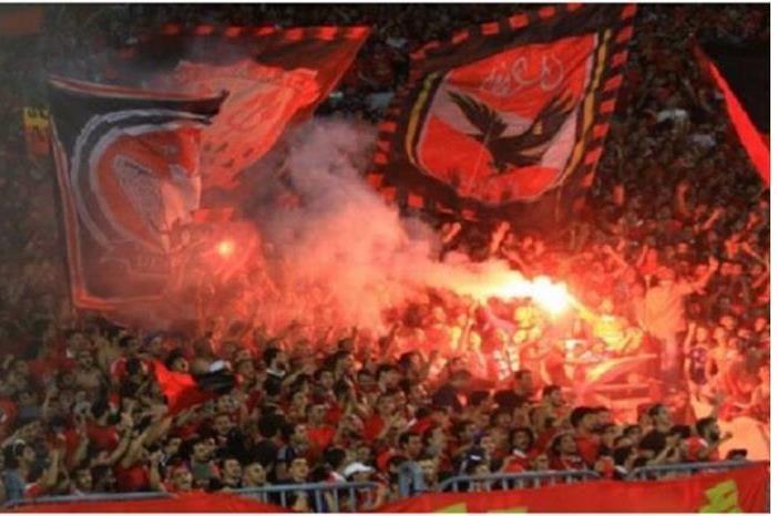 جماهير الأهلي المصري تتلقى نبأ سارا قبيل مواجهة الوداد