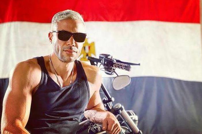 محمد إمام يروج لفيلم "أبو نسب" بصورة مفاجئة