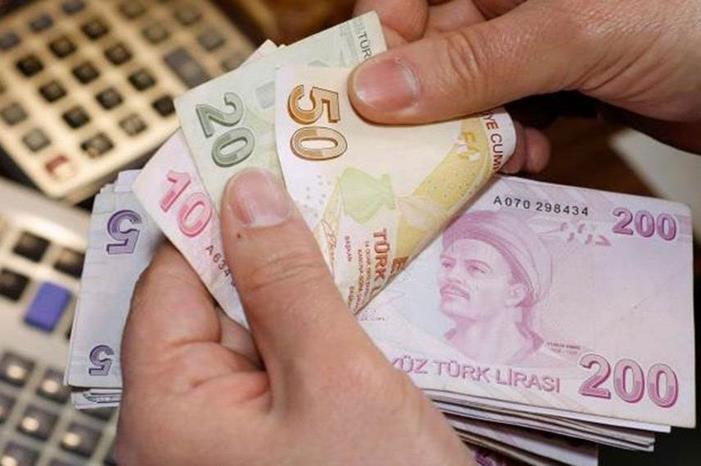 هبوط تاريخي لليرة التركية