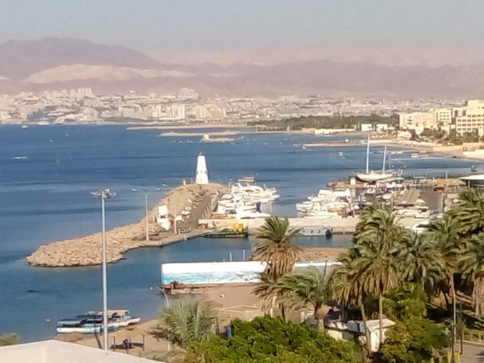 إصابة شخص تعرض للدهس من قبل قارب على شط الغندور في العقبة