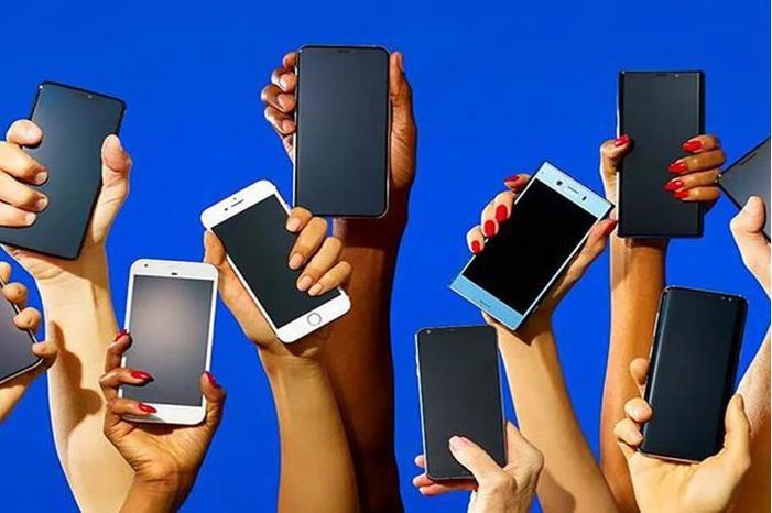 11 % تراجع على مبيعات الهواتف الذكية في العالم