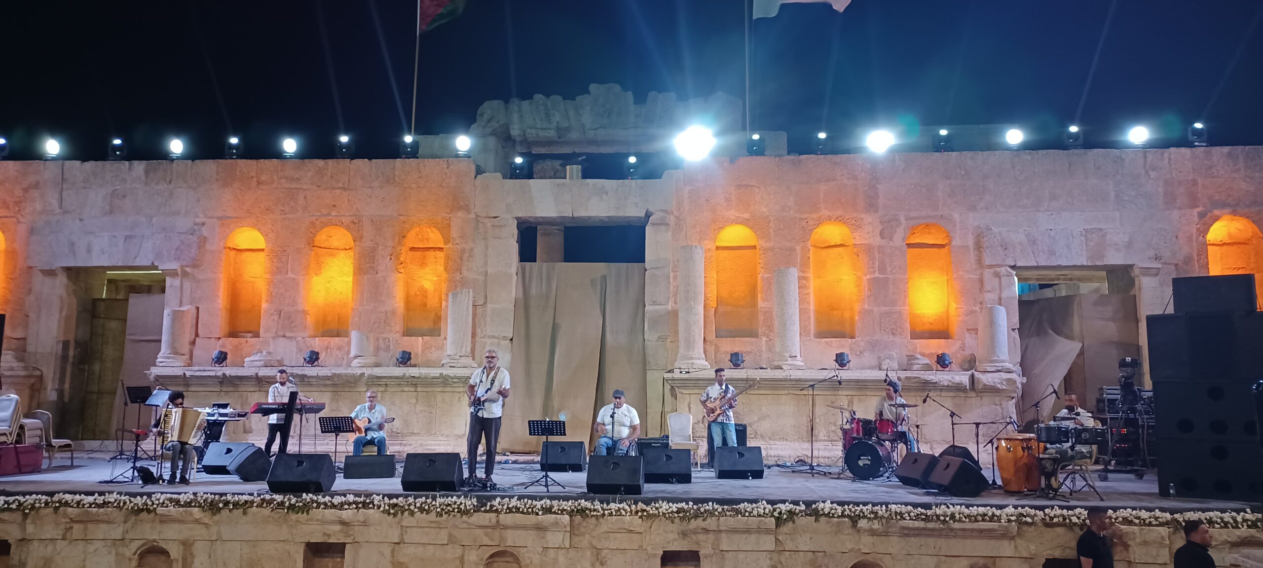 ليلة طربية لفرقة "وسط البلد" المصرية ضمن فعاليات مهرجان جرش ٣٧
