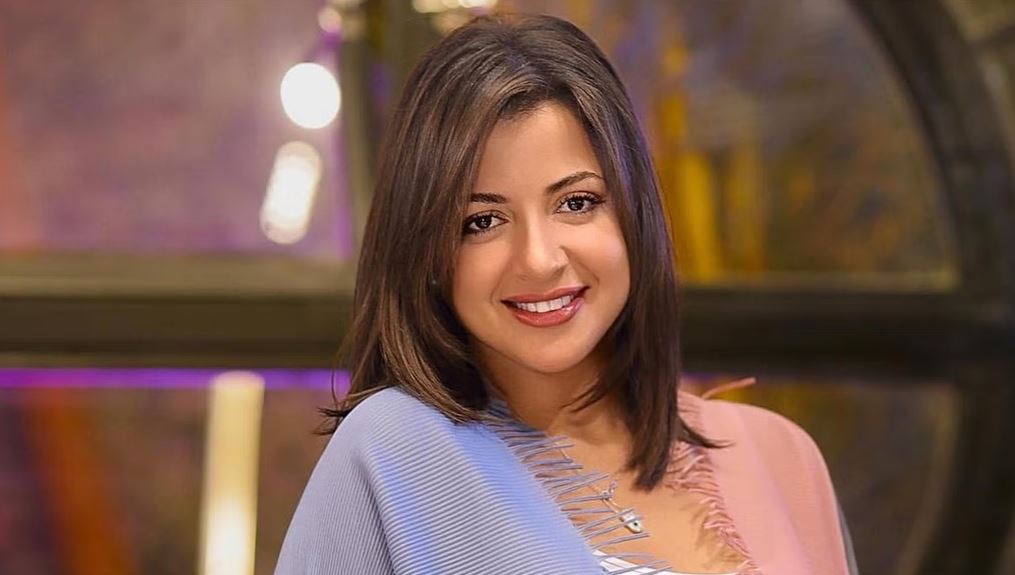 منى فاروق تعلن اعتزالها الفن