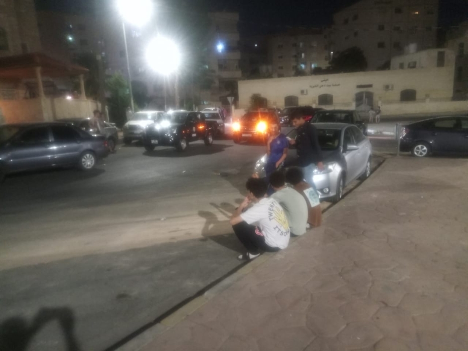 عاجل... إصابة مواطن بعيارات نارية وتعرضه للسلب  حال خروجه من محل صرافه