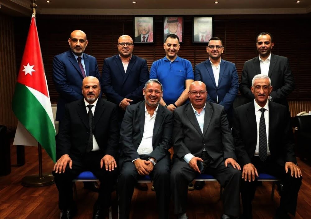 تكريم رؤساء وأعضاء الهيئات المتعاقبة على نقابة تجار ومنتجي الأثاث