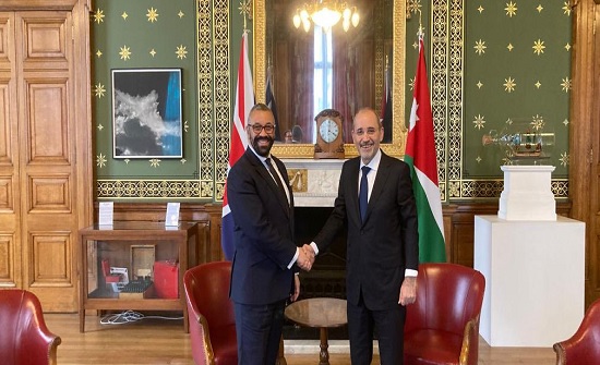 الصفدي يلتقي اليوم نظيره البريطاني