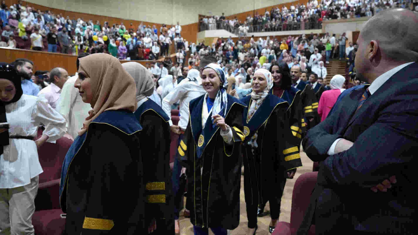 بالصور والفيديو .. حفل تخريج طلبة كلية الملكة نور الفنية للطيران المدني للعام الدراسي 2022 / 2023