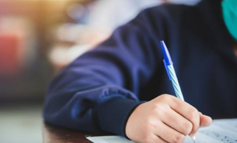 152114 طالبا وطالبة يتقدمون لامتحان اللغة الإنجليزية اليوم
