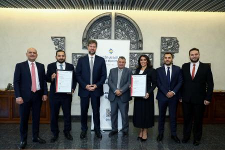 الأردني الكويتي اول بنك يحصل على شهادتي ISO 14001 و ISO 45001<br /> بالاستدامة البيئية والسلامة في مكان العمل