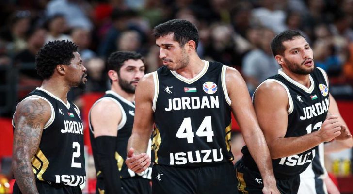 المنتخب الوطني لكرة السلة يخوض ٥ مباريات ودية في معسكر كندا