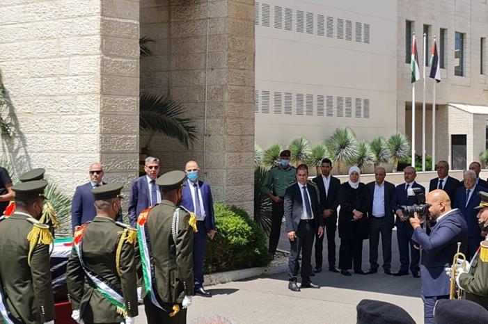 تشييع جثمان الوزير الفلسطيني قدري أبو بكر في رام الله