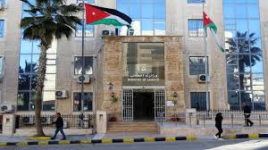 وزارة العمل تصدر نظام العناية الطبية الوقائية والعلاجية للعمال