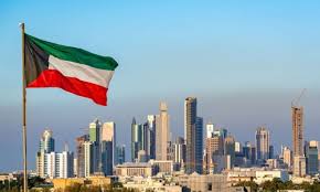 الكويت تطلب من مصر محاسبة أحد مواطنيها على حرق علمها