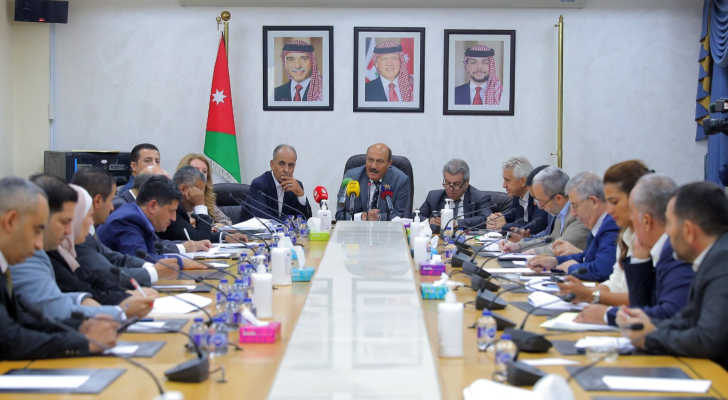النواب يتسلم مطالعات نقابة الصحفيين على مشروع قانون الجرائم الإلكترونية