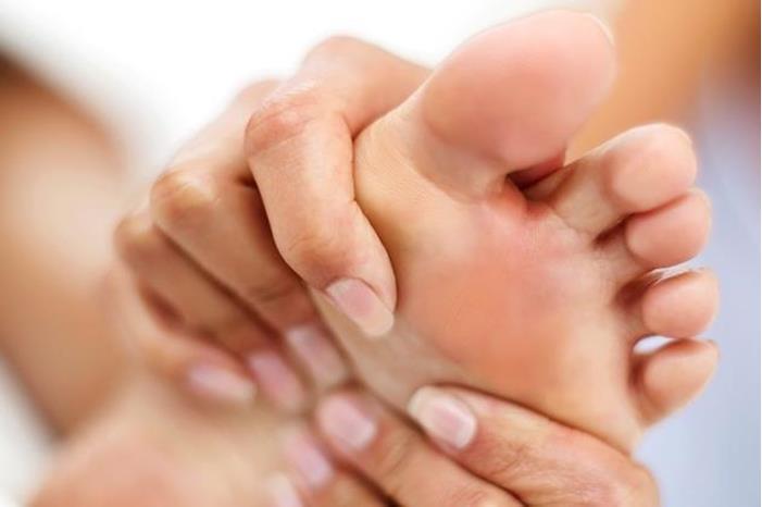 4 مكملات غذائية قد تساعد على علاج النقرس