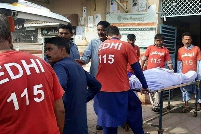 مصرع 11 عاملا لانهيار جدار في ضواحي إسلام آباد
