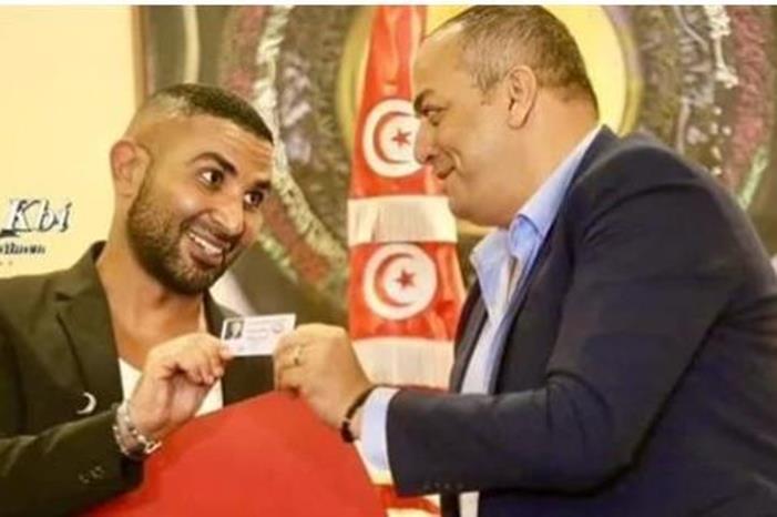 نقابة الموسيقيين التونسية تمنح أحمد سعد بطاقة شرفية
