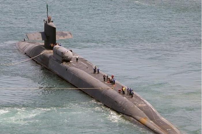 وصول غواصة نووية أمريكية إلى كوريا الجنوبية