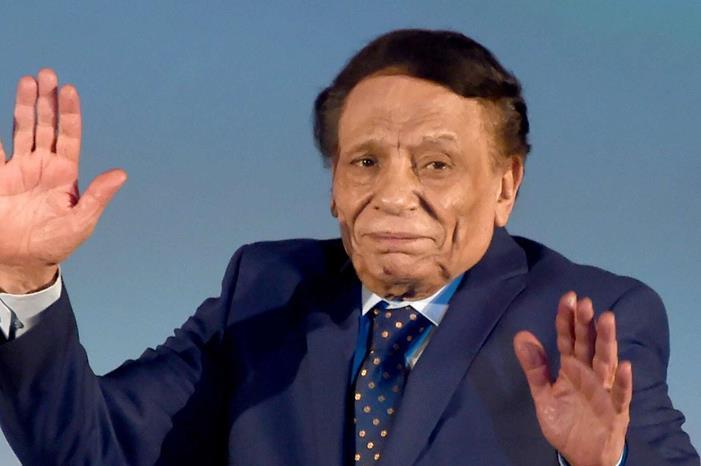 ياسمين صبري توجه رسالة غير متوقعة للنجم عادل إمام وزوجته