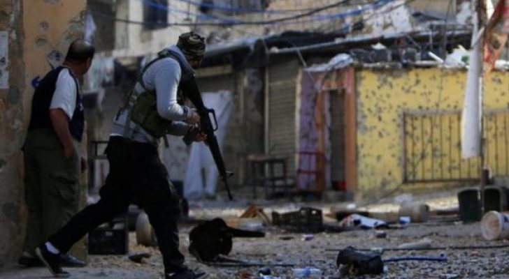٤ قتلى من بينهم مسؤول بحركة فتح وإصابة عسكري في الجيش اللبناني باشتباكات عين الحلوة